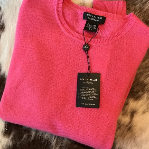 Lord & Taylor Sweaters - Lord & Taylor 100% Cashmere Light Pink Crew Neck Sweater, Size Medium